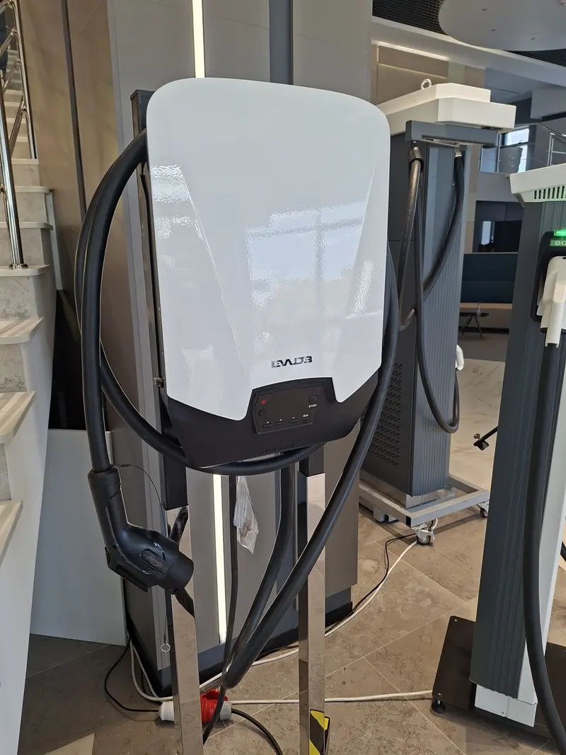 Обзор Pandora EVA D3 — ультратихая быстрая зарядка для дома, фото 1