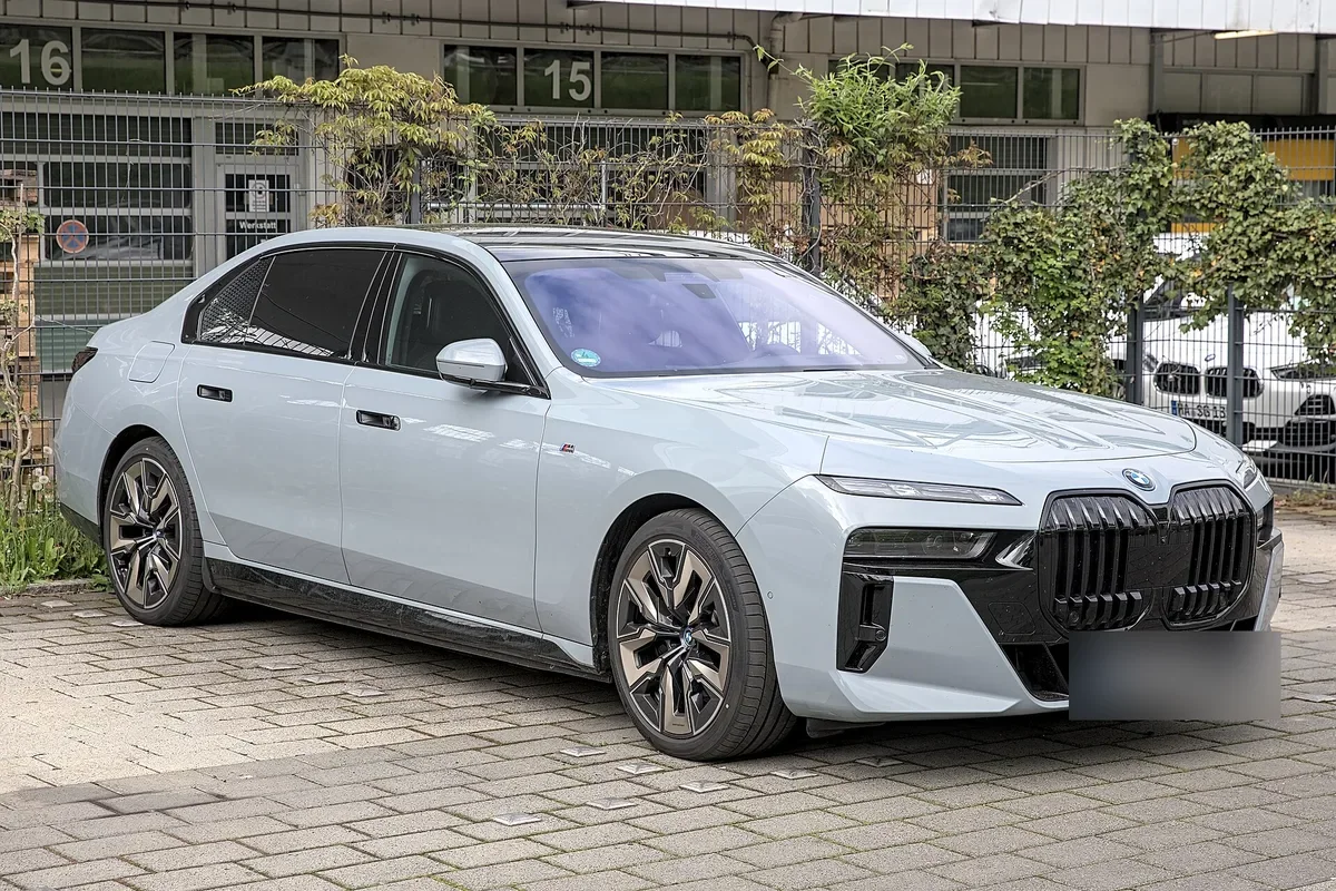 BMW i7 (БМВ i7)