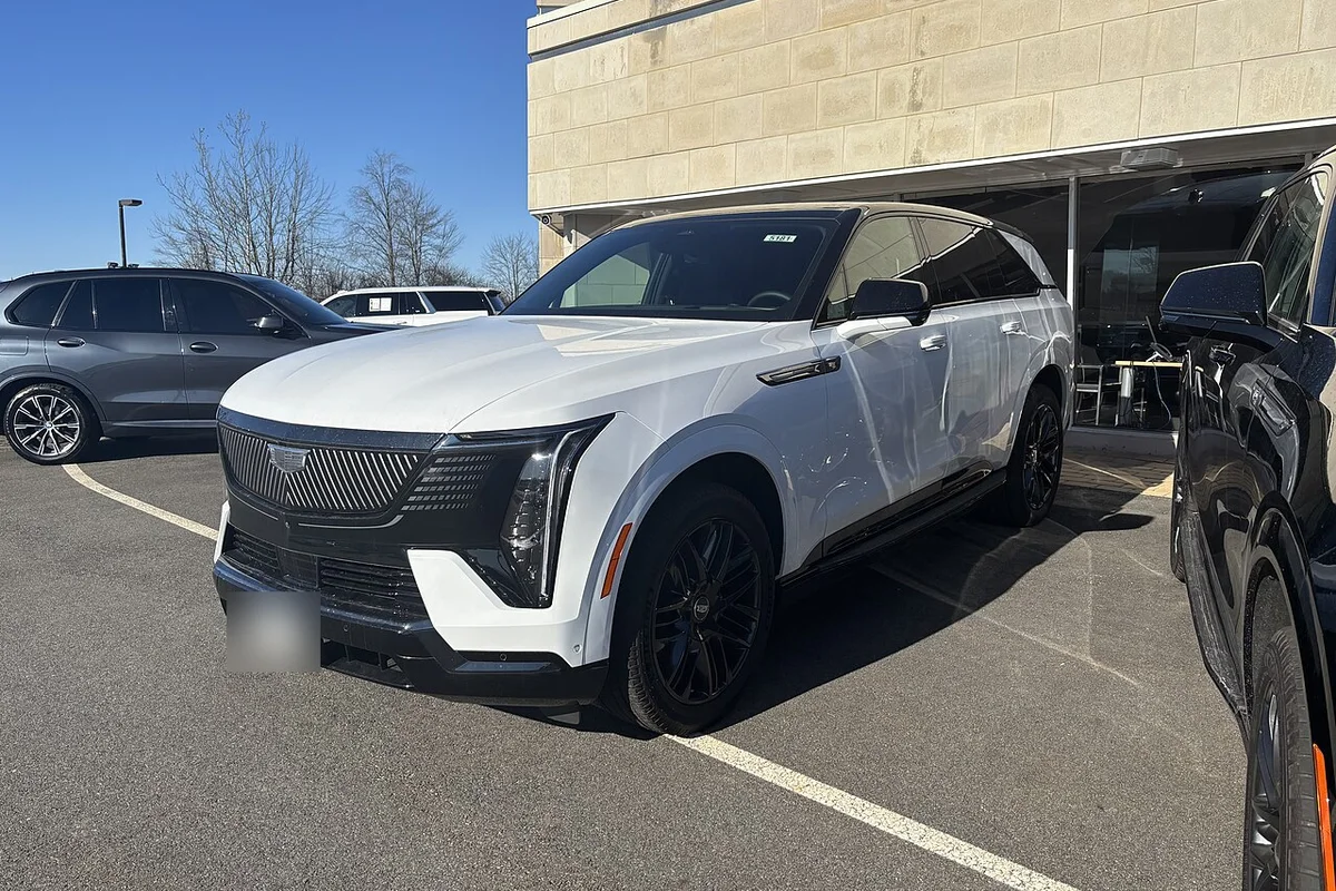 Cadillac Escalade IQ (Кадиллак Эскалейд электро)
