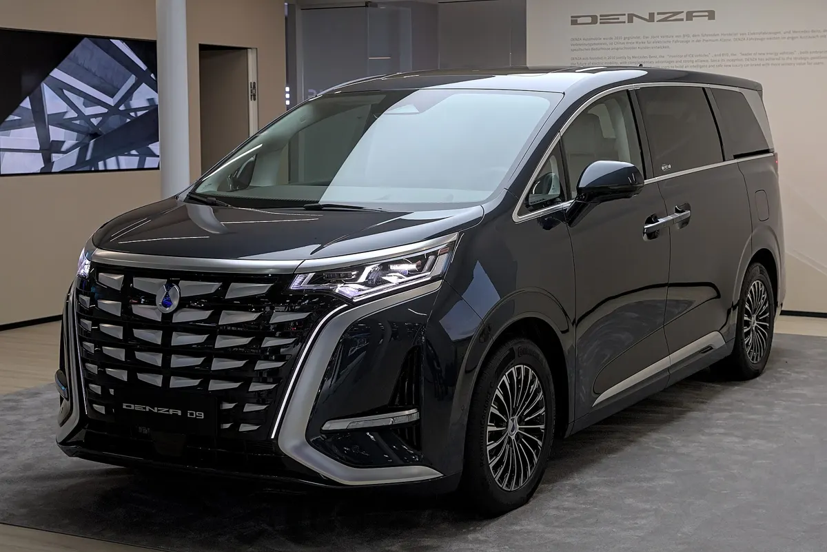 Denza D9