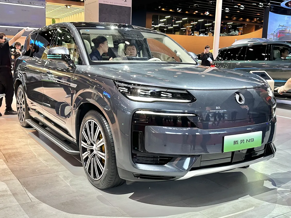 Denza N9