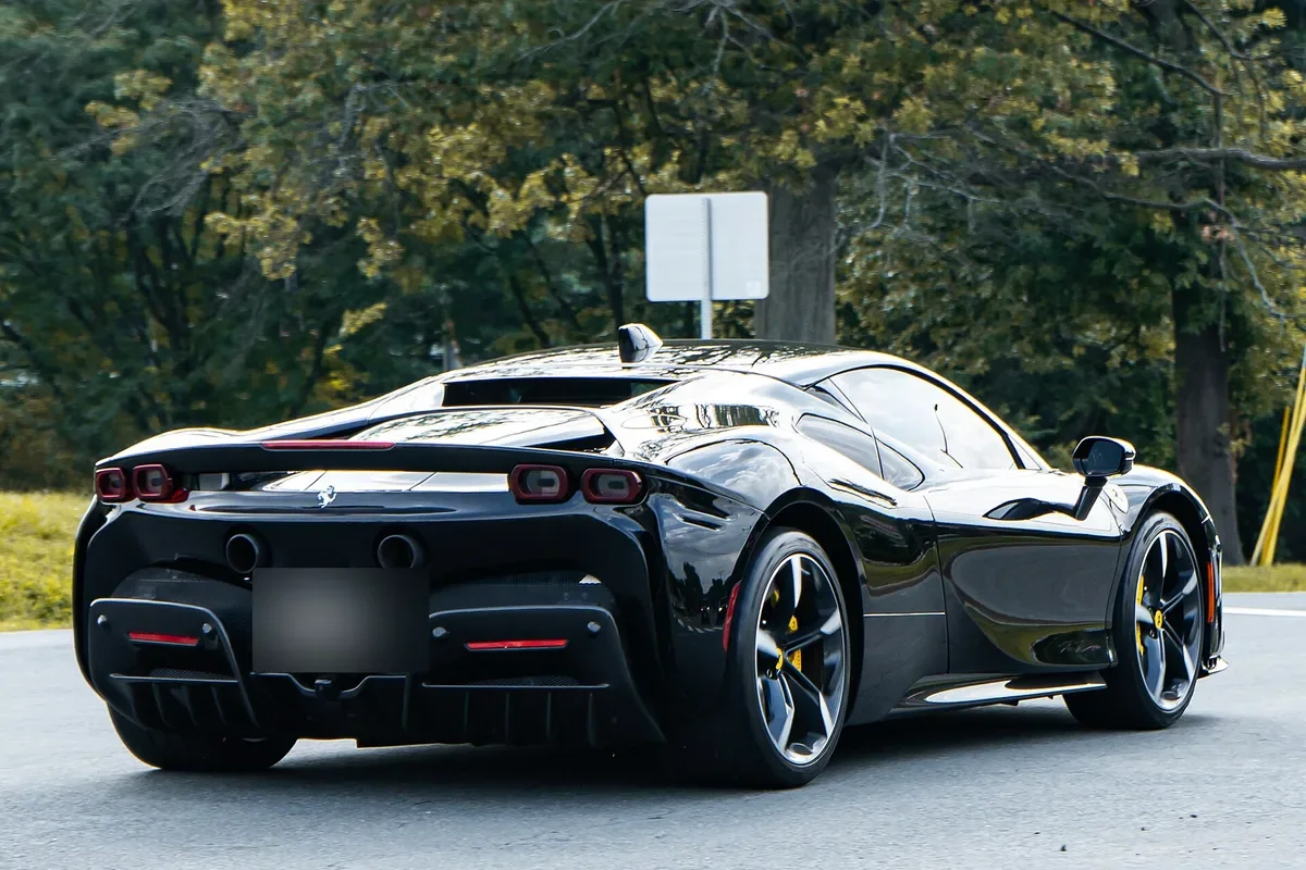 Ferrari SF90