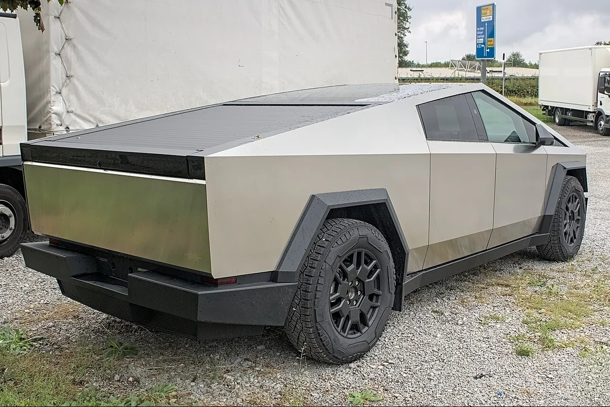 Tesla Cybertruck (Кибертрак)